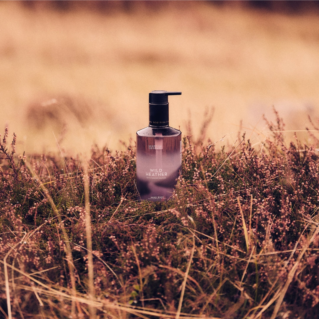 Scottish Fine Soaps Wild Heather mydło do rąk 300 ml wrzosowe