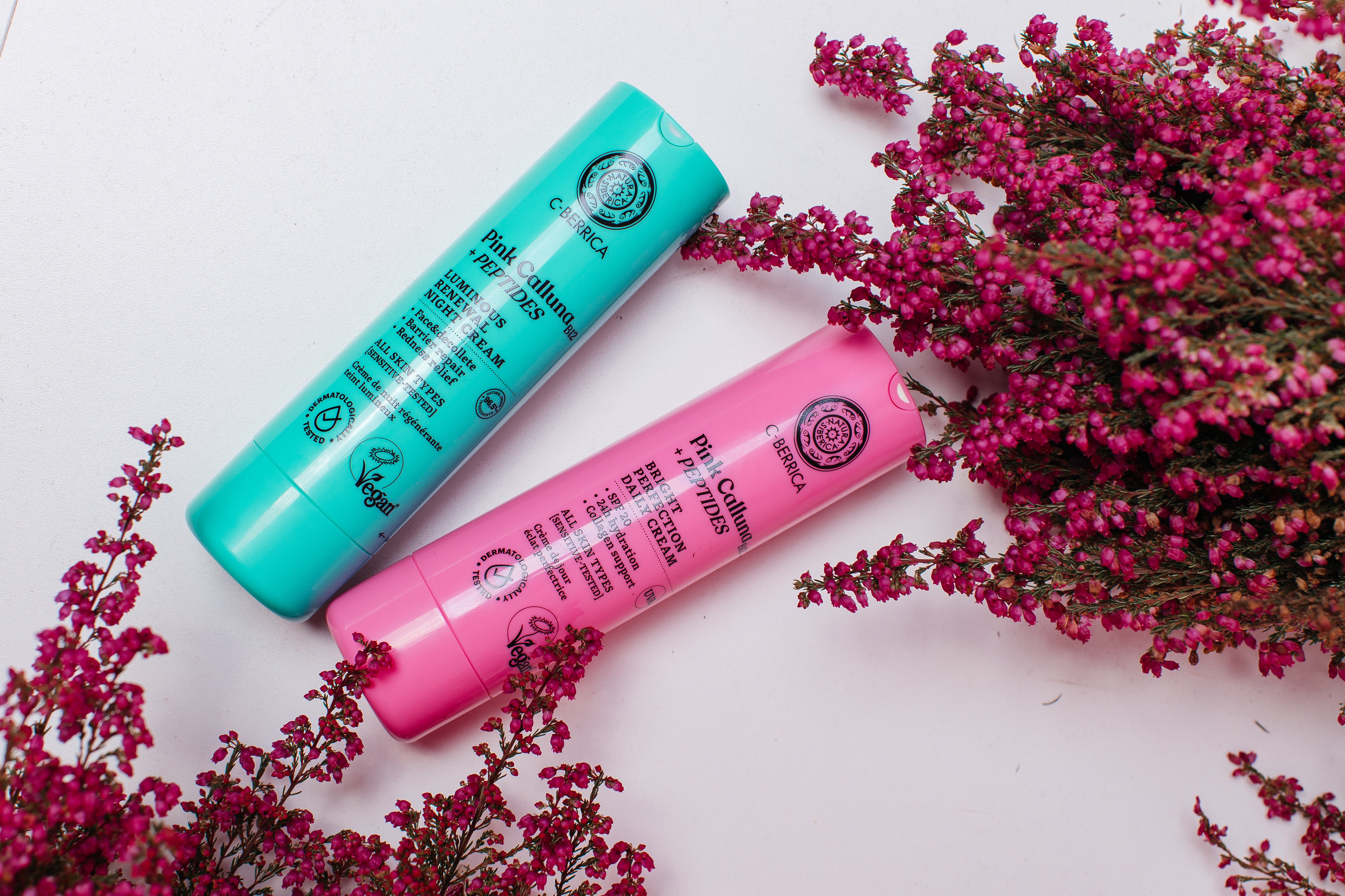 Taiga Siberica Bright Perfection krem do twarzy SPF20 nawilżający