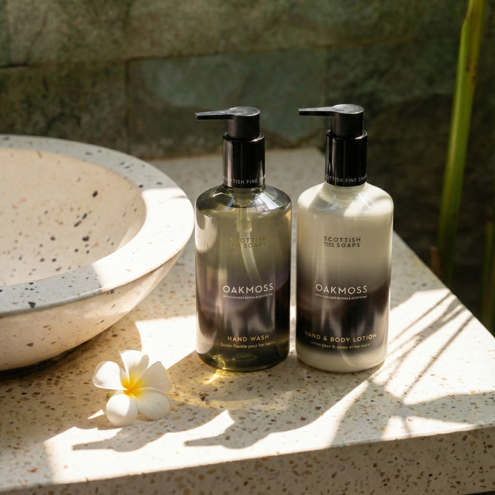 Scottish Fine Soaps Oakmoss zestaw do rąk 2x300ml leśny