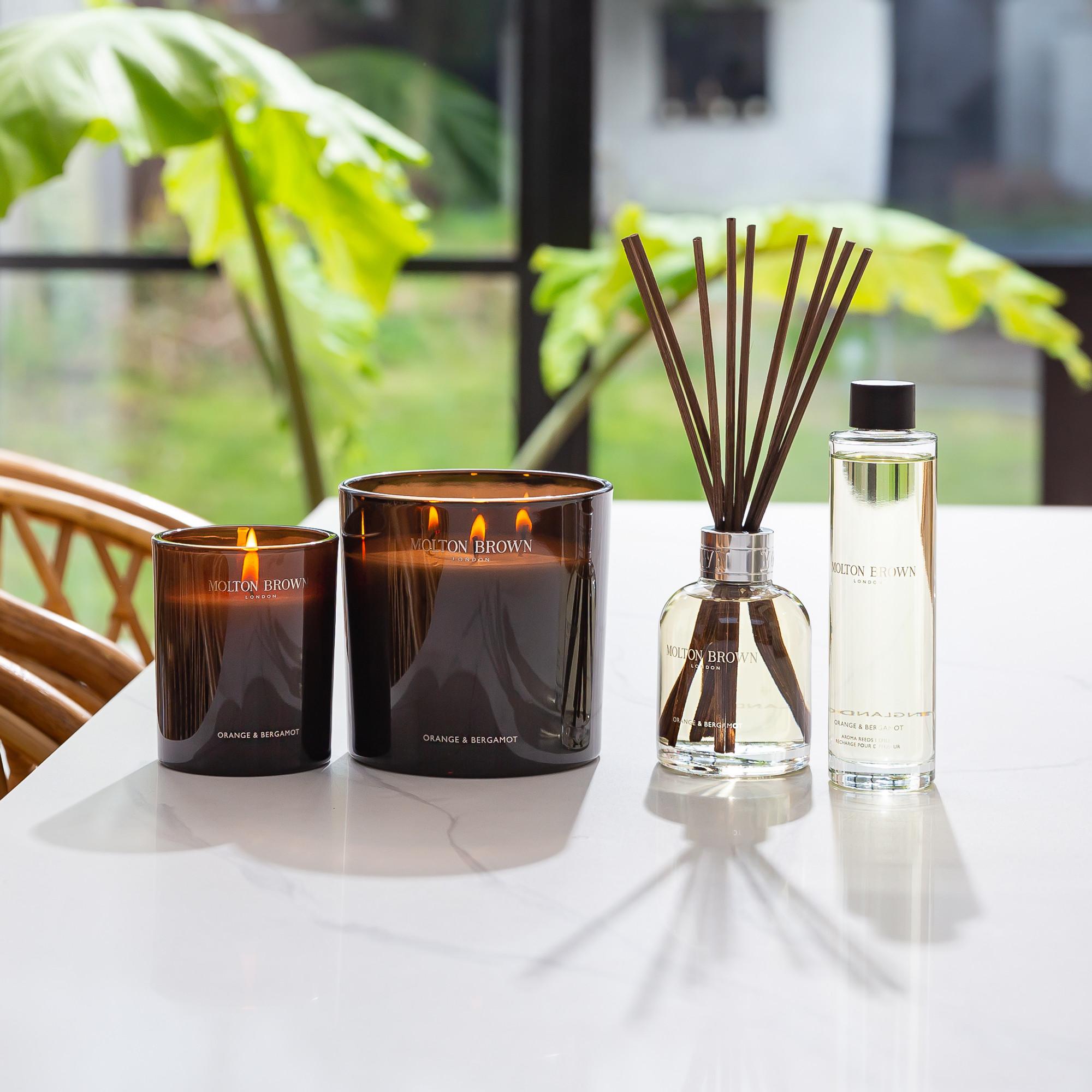 Molton Brown Orange & Bergamot świeca zapachowa 600 g cytrusowa