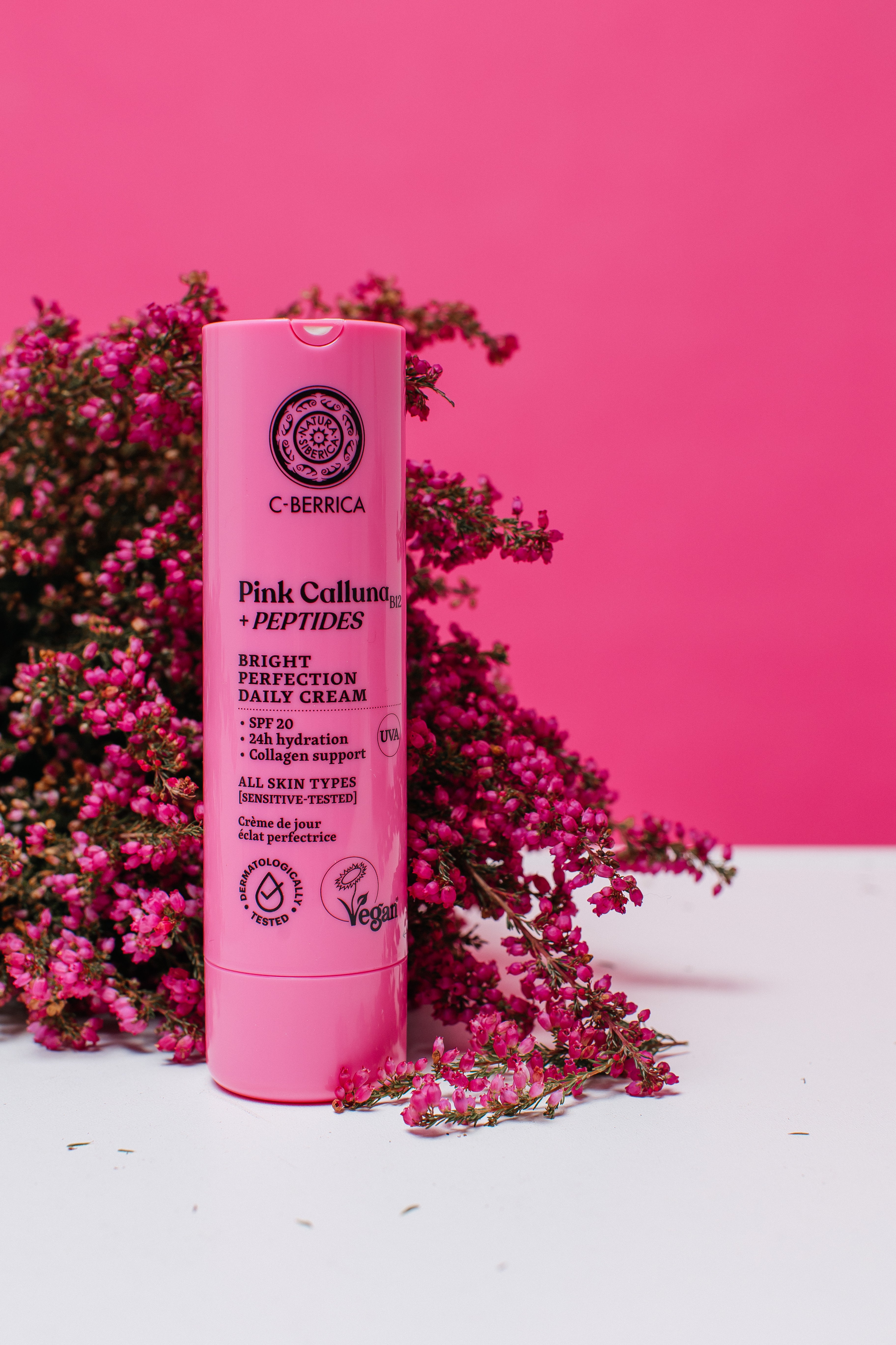 Taiga Siberica Bright Perfection krem do twarzy SPF20 nawilżający