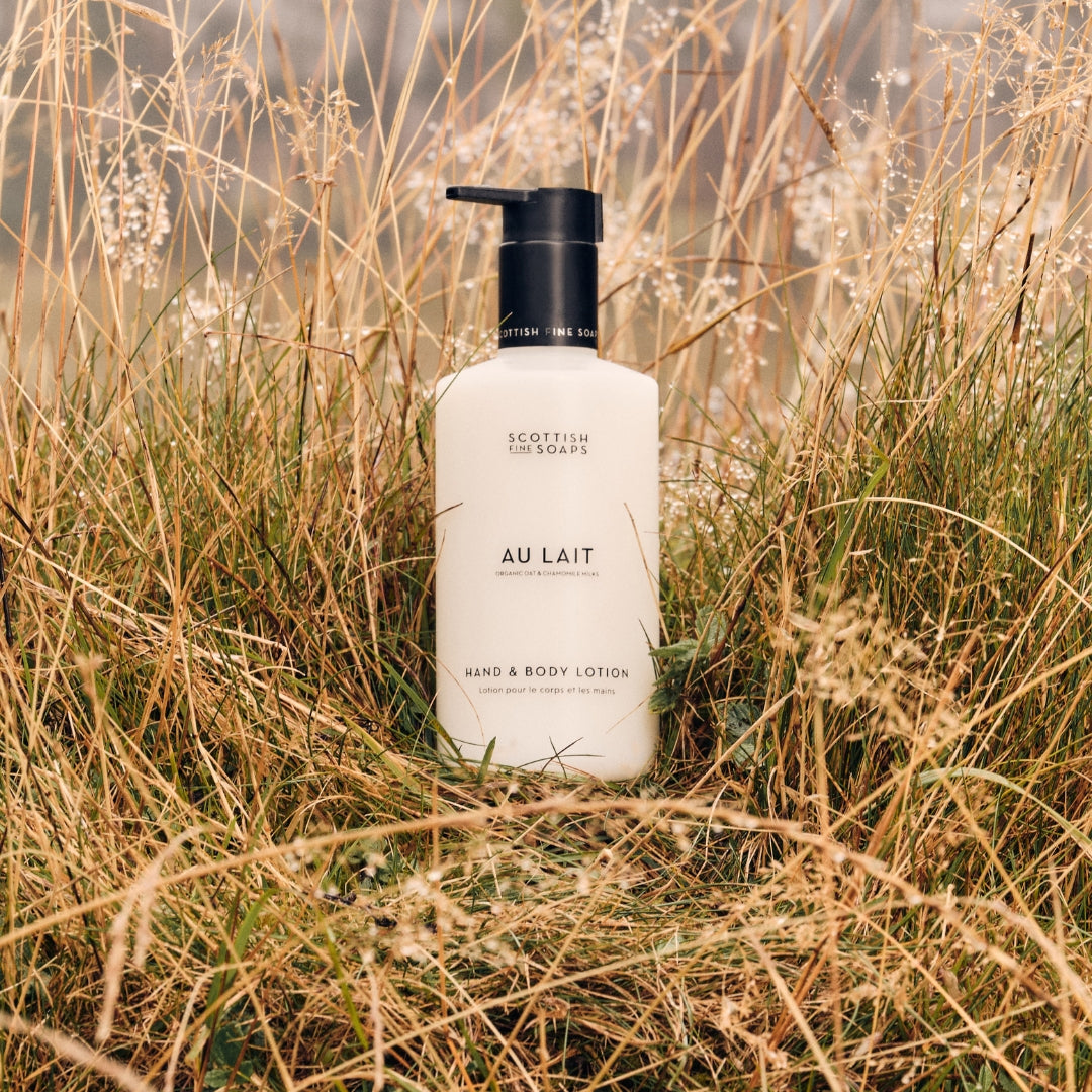 Scottish Fine Soaps Au Lait balsam do rąk i ciała 300 ml owsiany