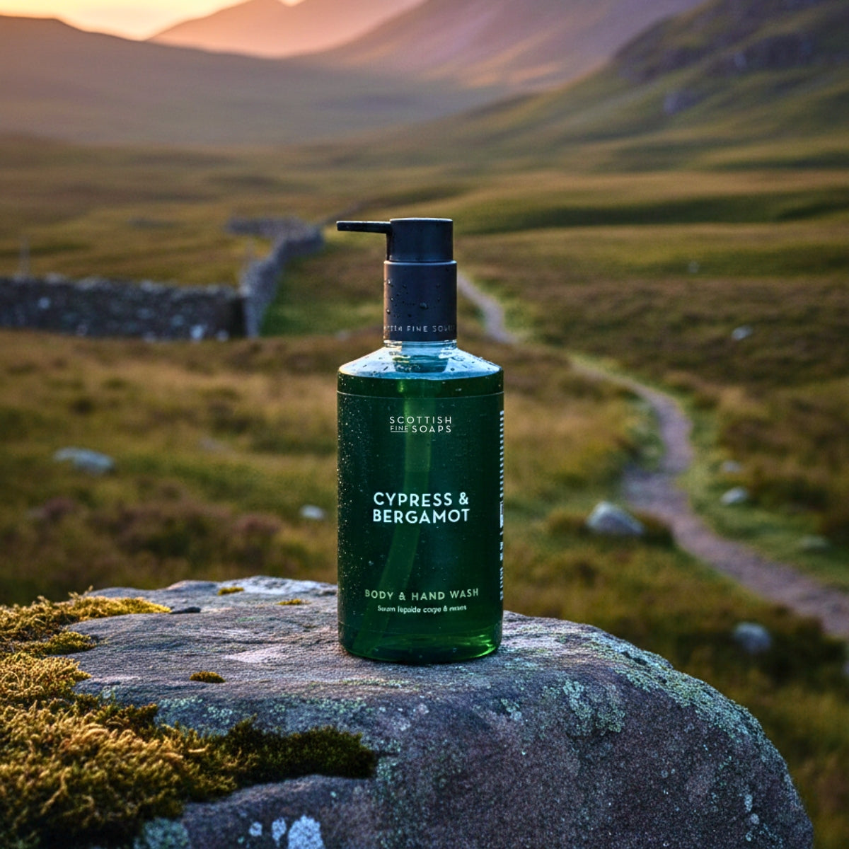 Scottish Fine Soaps Cypress & Bergamot żel do rąk i ciała 300 ml