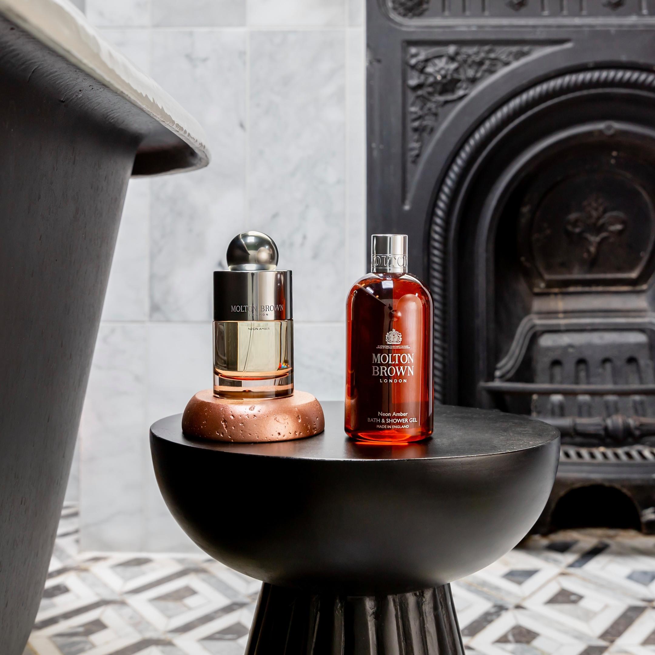 Molton Brown Neon Amber woda toaletowa 100 ml amber